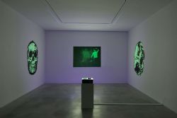 Tony Oursler. Le volcan poetics tattoo & UFO